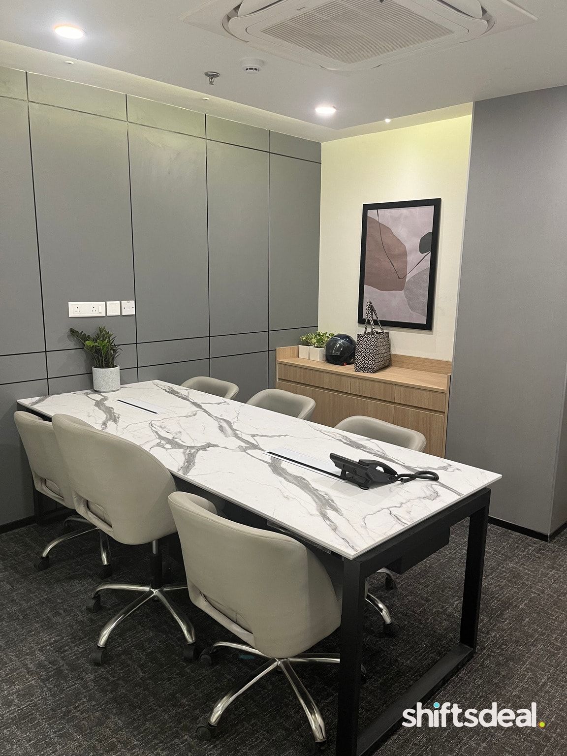 6 Seater Meeting Room