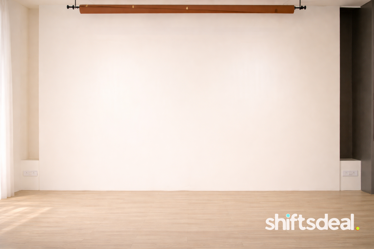 The Plain Wall Customisable Blank Canvas Set